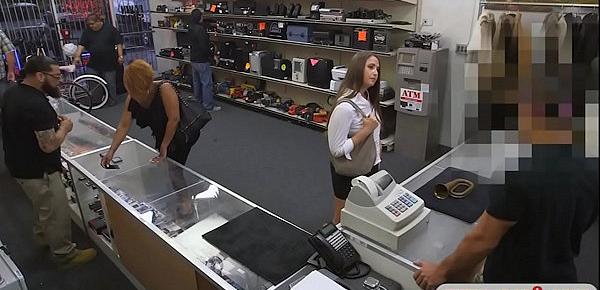  Phat ass woman screwed by pawn keeper